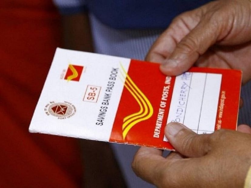 কর সুবিধাNSC-তে বিনিয়োগ কর সুবিধাও প্রদান করে। আয়কর আইনের ধারা ৮০সি-এর অধীনে বিনিয়োগকারীরা ১.৫ লাখ টাকা পর্যন্ত বিনিয়োগের উপর কর ছাড় পেতে পারেন। প্রতি বছর অর্জিত সুদ পুনঃবিনিয়োগ করা বলে বিবেচিত হয়, যা কর-ছাড়যোগ্য। কীভাবে অ্যাকাউন্ট ওপেন করা যাবে এনএসসি সার্টিফিকেট যে কোনও পোস্ট অফিস শাখায় খোলা যেতে পারে। এর জন্য যা প্রয়োজন তা হল কেওয়াইসি ডকুমেন্ট, একটি প্যান কার্ড এবং একটি আধার কার্ড।