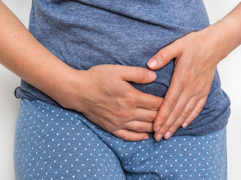 মহিলাদের নানা দৈনন্দিন অভ্যাস সমস্যা আরও বাড়ায়। যেমন, 

শিশুকে কোলে তোলা, বাজারের ব্যাগ বওয়া, দীর্ঘ সময় ডেস্কে বসে থাকা, অতিরিক্ত ওজন এবং দীর্ঘস্থায়ী কোষ্ঠকাঠিন্য—সবই হার্নিয়ার ঝুঁকি বাড়ায়। যেহেতু এগুলি দৈনন্দিন জীবনের অংশ, তাই এগুলিকে নিয়ে খুব একটা মাথাব্যথা থাকে না মহিলাদের সিংহভাগের।