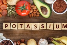 সাপ্লিমেন্ট নয়, আলু-কলার মতো যে সাধারণ ৯ খাবার পটাশিয়ামে ঠাঁসা