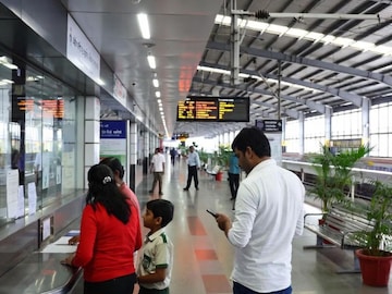 আপনার সন্তানের জন্য অর্ধেক টিকিট মিলবে, তবে একটি শর্তে