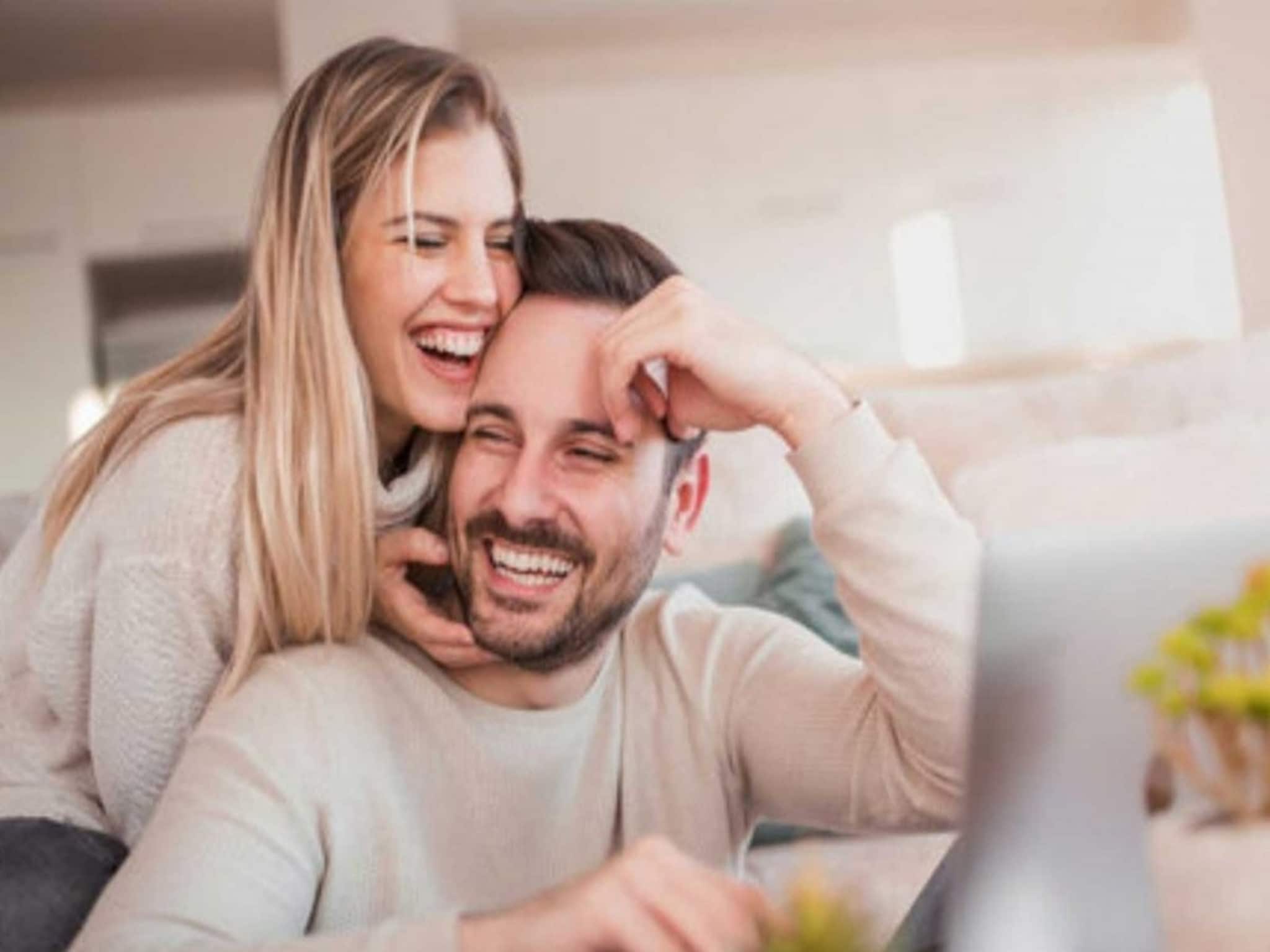 Relationship Tips: সম্পর্কে ফাটল...! স্বামী-স্ত্রীর মধ্যে আকর্ষণ কমে যাচ্ছে? পরগাছার শিকড় ও রুদ্রাক্ষের এই টোটকা ফিরিয়ে আনবে হারানো আকর্ষণ