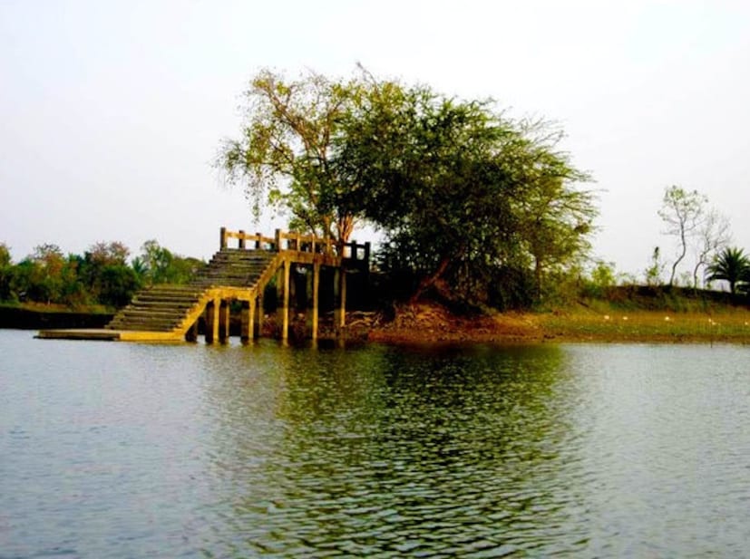 প্রধান আকর্ষণ পিয়ালী নদী এবং প্রাকৃতিক দৃশ্য কেল্লার মূল আকর্ষণ হল পিয়ালী নদীর শান্ত প্রবাহ এবং তার চারপাশের নিস্তব্ধ গ্রামীণ পরিবেশ। এই স্থানটি প্রকৃতিপ্রেমীদের জন্য এক আদর্শ গন্তব্য।নদীর তীরে বসে সময় কাটানো বা শান্ত পরিবেশে পিকনিক করার জন্য এটি খুব উপযোগী। (File Photo)