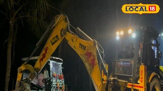 পুকুর থেকে তোলা হচ্ছে দুরঘত্নাগ্রস্থ গাড়ি