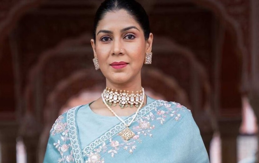 তাঁর অভিনয় দক্ষতা কেবল ধারাবাহিকের মধ্যেই সীমাবদ্ধ ছিল না। ভারতীয় সিনেমার অন্যতম বৃহত্তম আয়কারী ছবি দঙ্গলে আমির খানের স্ত্রীর ভূমিকায় অভিনয় করেছিলেন সাক্ষী তানওয়ার। সাক্ষীর বয়স এখন ৫২ বছর। অভিনেত্রী এখনও বিবাহিত নন। সাক্ষী বর্তমানে ২০১৮ সালে জন্ম নেওয়া একটি কন্যা সন্তানকে লালন-পালন করছেন। যদিও তিনি বিবাহিত নন, তবুও তিনি সম্পদের দিক থেকে ভাল শৃঙ্খলা বজায় রাখেন৷