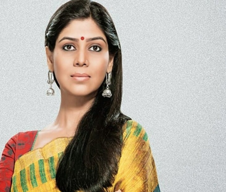 সাক্ষী তানওয়ারের জন্ম ১৯৭৩ সালে রাজস্থানে। তাঁর বাবা ছিলেন একজন অবসরপ্রাপ্ত সিবিআই অফিসার। পড়াশোনায় ভাল সাক্ষী সিভিল সার্ভিস পরীক্ষার জন্য প্রস্তুতি নিচ্ছিলেন। এটা কেবল সাক্ষীর ইচ্ছাই নয়, তাঁর বাবারও ইচ্ছা ছিল। সাক্ষী তাঁর বাবার স্বপ্ন পূরণের জন্য অক্লান্ত পরিশ্রম করেছিলেন। তবে, ভাগ্য সাক্ষীর জন্য অন্য কিছু রেখেছিল।