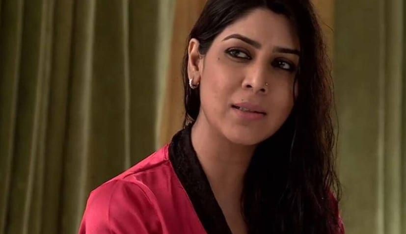 সাক্ষীর বিলাসবহুল জিনিসপত্রের পিছনে টাকা খরচ করার অভ্যাস নেই। তিনি তাঁর সঞ্চয় শুধুমাত্র প্রয়োজনীয় জিনিসপত্রের জন্য ব্যবহার করেন। সাক্ষী তানওয়ারের সঙ্গে অভিনয় করা অভিনেতা রাম কাপুর একবার বলেছিলেন যে তাঁরা ছয় প্রজন্ম ধরে যথেষ্ট সঞ্চয় করেছেন। 