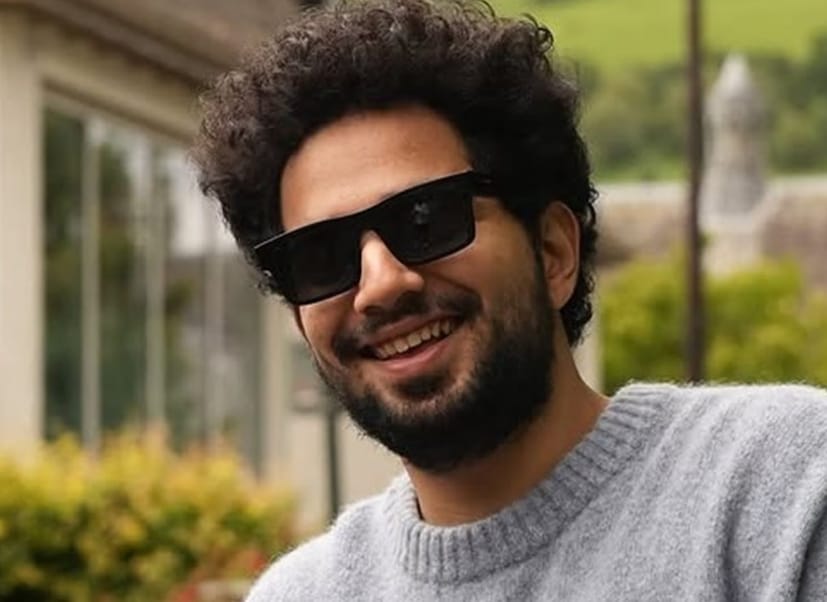 একটি এনজিও অভিযোগ করেছিল যে তিনি স্ট্যান্ড-আপ কমেডি শো চলাকালীন স্পাইনাল মাসকুলার অ্যাট্রোফি (এসএমএ) আক্রান্ত এক অন্ধ নবজাতককে নিয়ে উপহাস করা হয়। এনজিও আদালতে জানায় যে কীভাবে সময় রায়না তাঁর স্ট্যান্ড-আপ কমেডি শো চলাকালীন দুই মাস বয়সী একটি শিশুকে নিয়ে মজা করেছেন। 