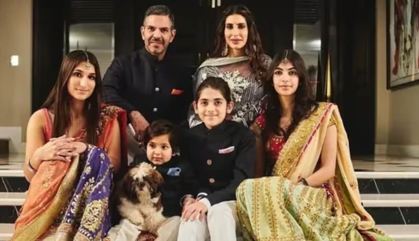 তারা আদালতের কাছে অনুরোধ করেছে যে বিষয়টি সম্পূর্ণরূপে নিষ্পত্তি না হওয়া পর্যন্ত প্রিয়াকে সঞ্জয়ের কোনও সম্পত্তি হস্তান্তর বা পরিবর্তন করার অধিকার অস্বীকার করা হোক।