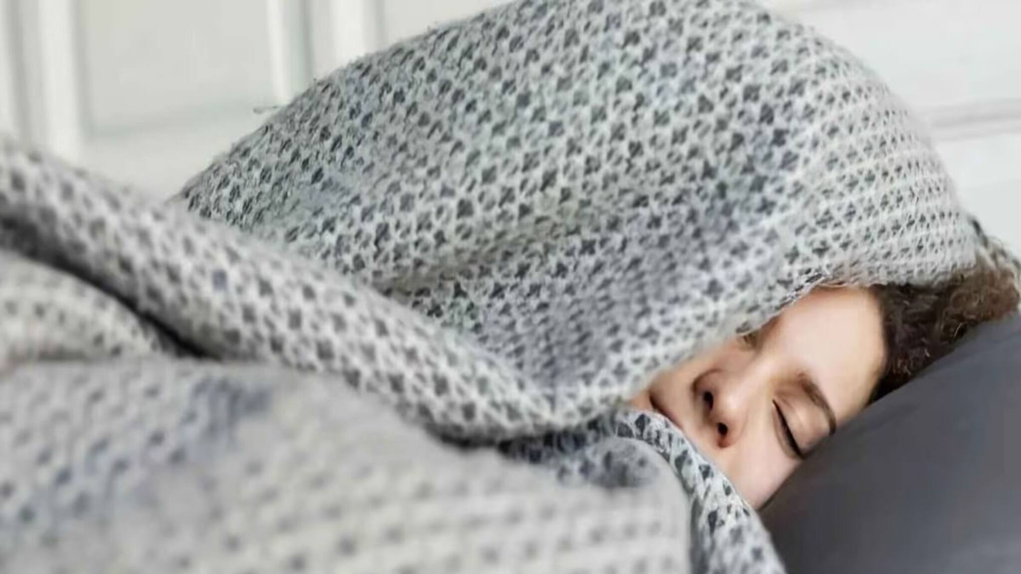 রুম হিটার ছাড়ুন...! শীতকালে লেপ-কম্বল-কাঁথা ছাড়াই ঘর থাকবে উষ্ণ, বাড়বে না ইলেকট্রিক বিল, নিয়ম জেনে নিন!