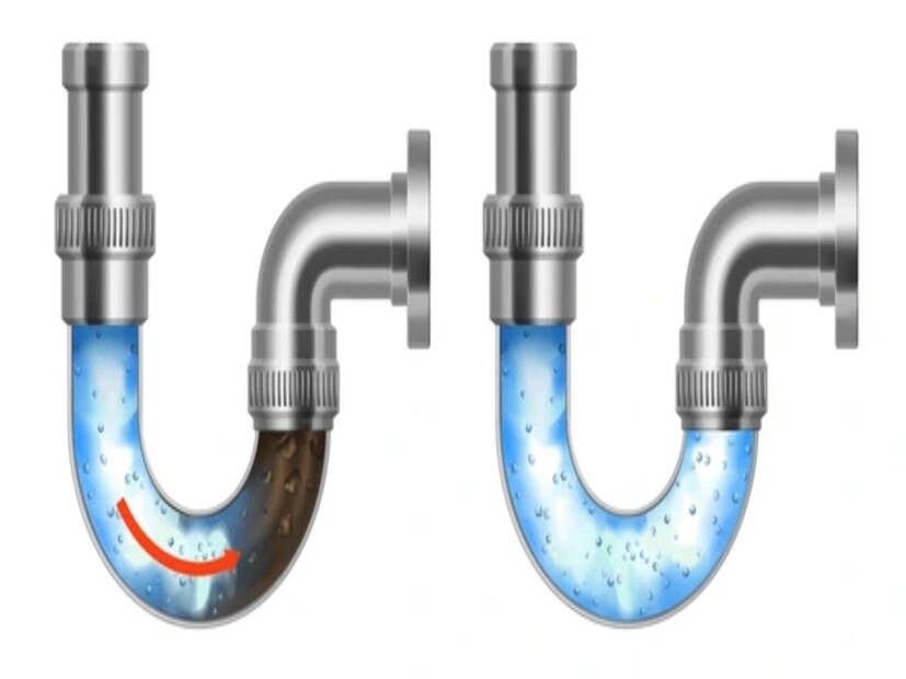 সিঙ্কের ড্রেনে আধকাপ বেকিং সোডা ছিটিয়ে দিন। কিছুক্ষণ অপেক্ষা করুন এবং তারপর এক কাপ সাদা ভিনেগার ঢেলে দিন। সবশেষে, গরম জল ঢেলে দিন। এ ভাবেও কিন্তু ময়লা দূর হবে।বেকিং সোডা এবং গরম জল বেসিনের পাইপে জমে থাকা ময়লাও দূর করতে পারে সহজেই। বেশি পরিশ্রম ছাড়াই।