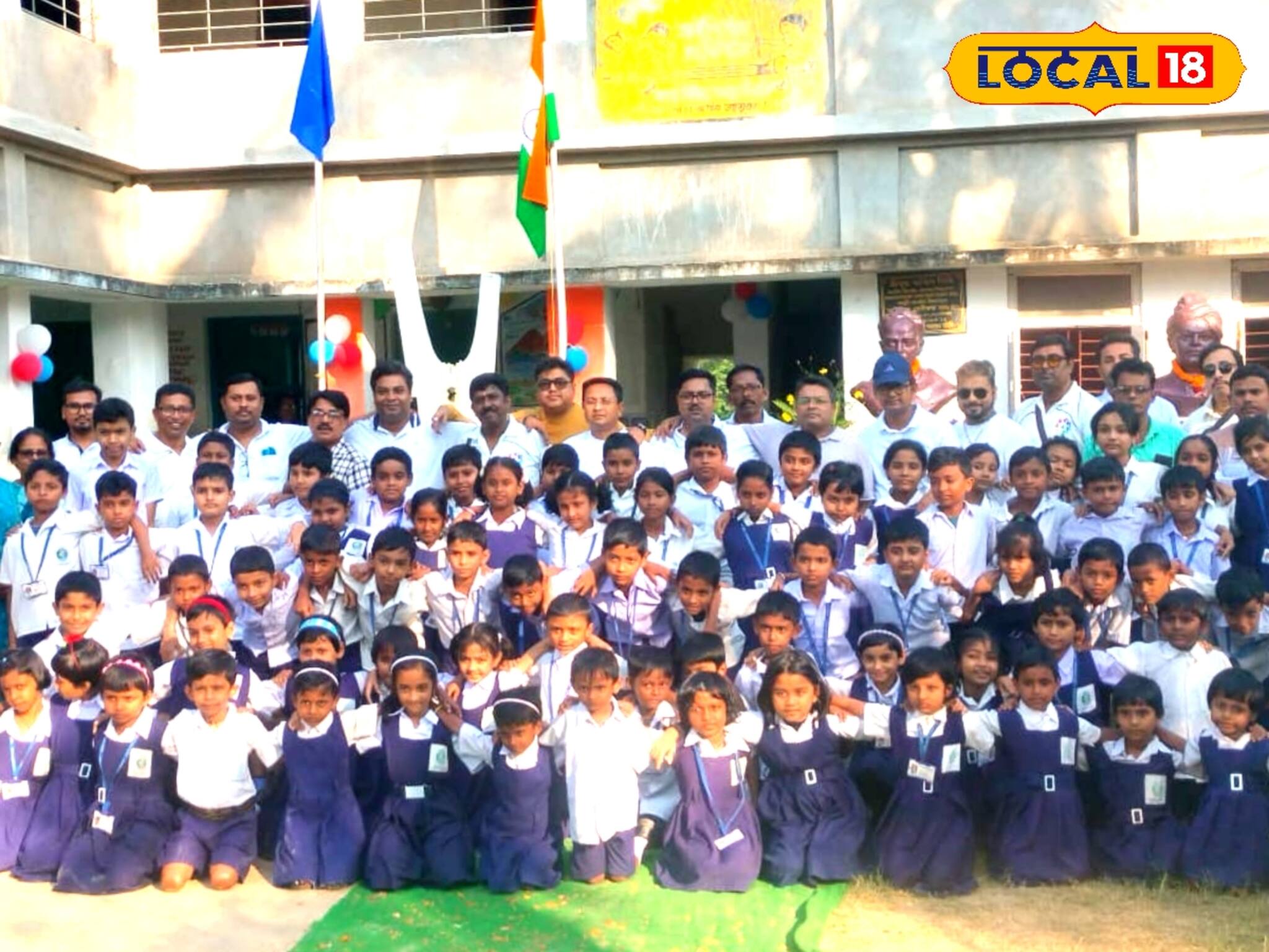 পুনর্মিলনে দিঘার সরকারি স্কুল ভরিয়ে দিলেন ৩০ বছর আগের পড়ুয়ারা, আহ্লাদে আটখানা খুদেরা