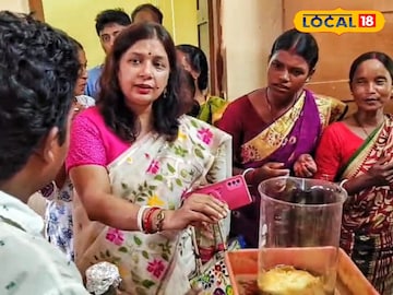 প্রশিক্ষণ দিচ্ছেন CMERI এর গবেষকরা প্রশিক্ষণ দিচ্ছেন CMERI এর গবেষকরা