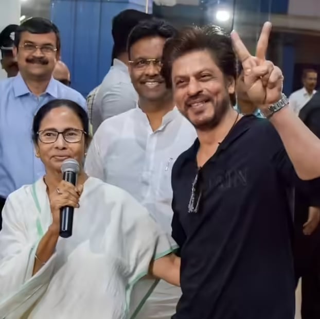 এই প্রথমবার নয় যে মমতা শাহরুখের জন্য কোনও বিশেষ বার্তা দিয়েছেন। এছাড়াও কিং খান এক সময় ছিলেন বেঙ্গল ট্যুরিজিমের ব্র্যান্ড অ্যাম্বাসাডর৷ কলকাতা আন্তর্জাতিক চলচ্চিত্র উৎসবে তিনি প্রায়সই আসতেন প্রধান অতিথি হিসেবে৷ 