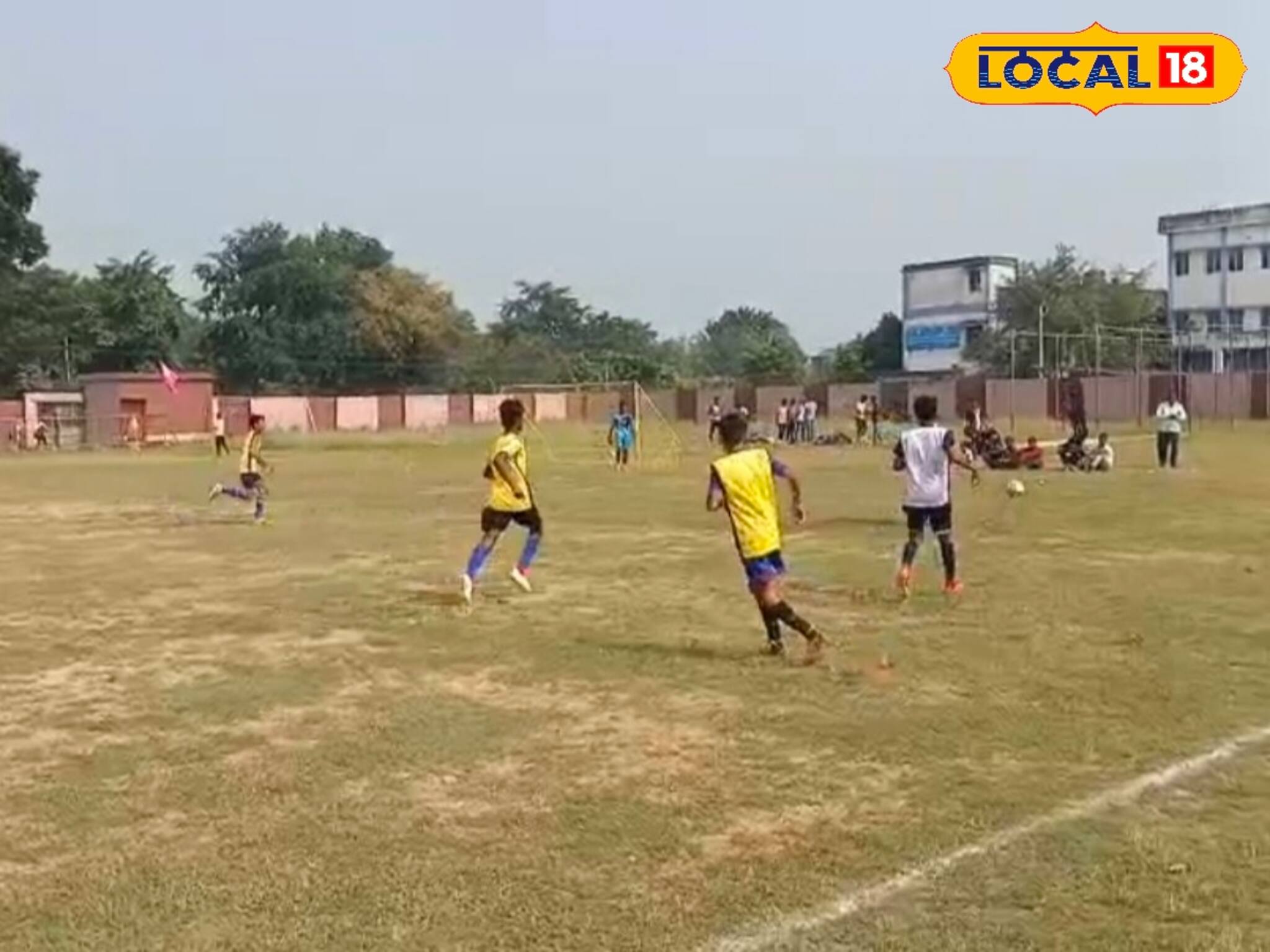 শালবনির মাঠে তৈরি হচ্ছে বাংলার বাঘা-বাঘা ফুলবলার, বদলে যাচ্ছে কচিকাঁচাদের ভবিষ্যৎ