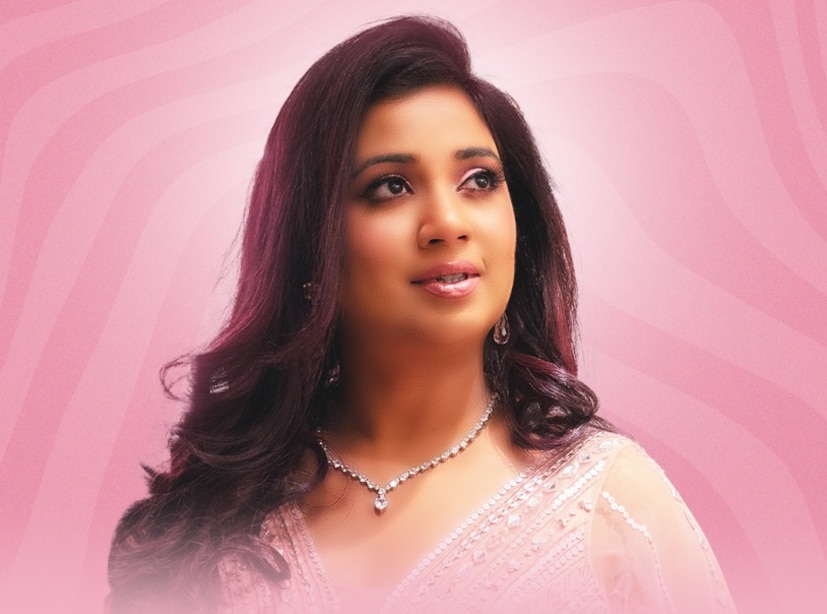 কয়েক মিনিটের মধ্যেই পরিস্থিতি নিয়ন্ত্রণ করা কঠিন হয়ে পড়ে এবং পদদলিত হওয়ার মতো পরিস্থিতি তৈরি হয়। মঞ্চে পৌঁছানোর জন্য লোকজন ধাক্কাধাক্কি করে। বেশ কয়েকজন একে অপরের উপর পড়ে যায় এবং পরিস্থিতি নিয়ন্ত্রণের বাইরে চলে যায়। 