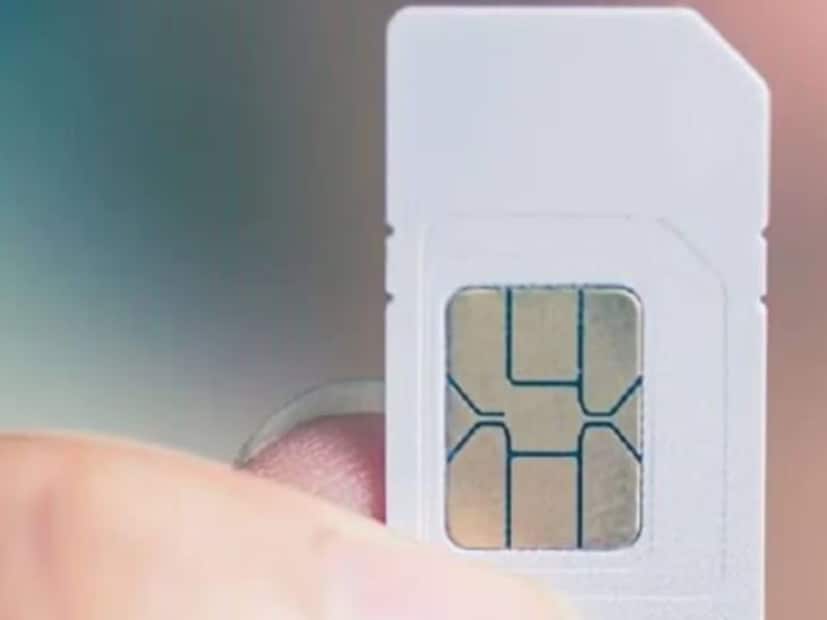 টেলিযোগাযোগ বিভাগ স্পষ্টভাবে সতর্ক করে দিয়েছে যে যদি হোয়াটসঅ্যাপ, টেলিগ্রাম, সিগন্যাল, স্ন্যাপচ্যাট, শেয়ারচ্যাট, জিওচ্যাট এবং জোশের মতো অ্যাপগুলি এই নতুন নিয়মগুলি মেনে না চলে, তাহলে টেলিযোগাযোগ আইন ২০২৩, সাইবার নিরাপত্তা বিধি এবং অন্যান্য আইনের অধীনে কঠোর ব্যবস্থা নেওয়া হবে। এই নিয়মগুলি ভারত জুড়ে প্রযোজ্য হবে এবং ব্যবহারকারীরা এই অ্যাপগুলি কীভাবে ব্যবহার করবেন তা পরিবর্তন করবে। এখন, এই সমস্ত মেসেজিং পরিষেবাগুলি কেবল তখনই কাজ করবে যদি আপনার ফোনে একটি সক্রিয় সিম কার্ড থাকে।