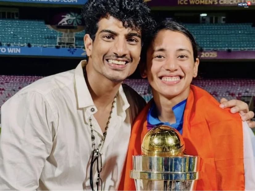 স্মৃতি মন্ধানার বন্ধুর সঙ্গে পলাশ মুচ্ছলের মাখোমাখো কথা ভাইরাল হয়েছিল। অনেকে এর সঙ্গে জড়িয়ে দিয়েছিলেন বিয়ে স্থগিত করার সিদ্ধান্তও ঘোষণা হয়েছিল। কিন্তু এর মধ্যেই নিজের সব পোস্ট ডিলিট করে দেন স্মৃতি, তার পরেই জল্পনা আরও বাড়ে। স্মৃতি মন্ধানার বন্ধুর সঙ্গে পলাশ মুচ্ছলের মাখোমাখো কথা ভাইরাল হয়েছিল। অনেকে এর সঙ্গে জড়িয়ে দিয়েছিলেন বিয়ে স্থগিত করার সিদ্ধান্তও ঘোষণা হয়েছিল। কিন্তু এর মধ্যেই নিজের সব পোস্ট ডিলিট করে দেন স্মৃতি, তার পরেই জল্পনা আরও বাড়ে।