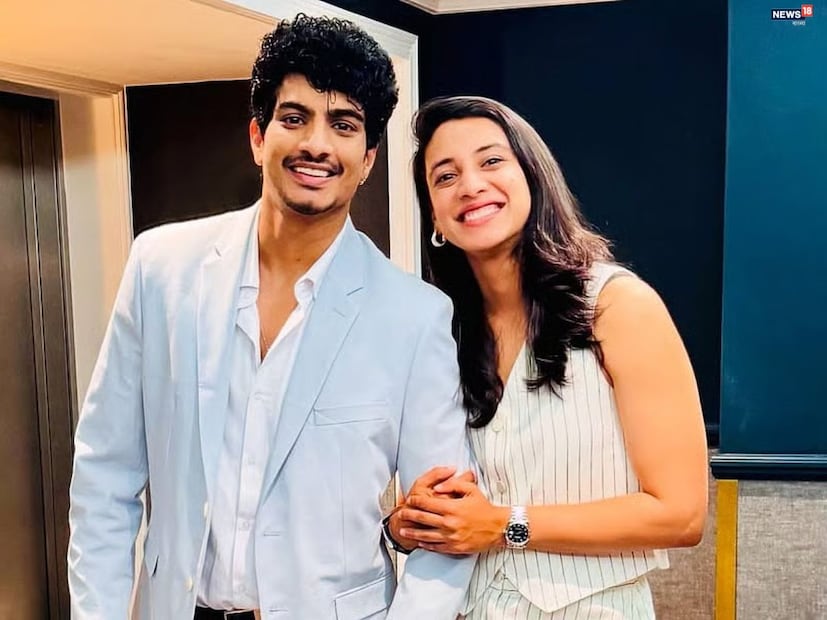 ভাইরাল হওয়া চ্যাট নেই এখনও মুখ খোলেনি দুই পরিবার। তবে পলাশের তুতো বোনের মন্তব্য নিয়ে জল্পনা বাড়ল বই কমল না। এর মধ্যেই ভক্তরা লক্ষ্য করেন স্মৃতি চুপচাপ তার ইনস্টাগ্রাম থেকে এনগেজমেন্টের রিল মুছে দিয়েছেন। 