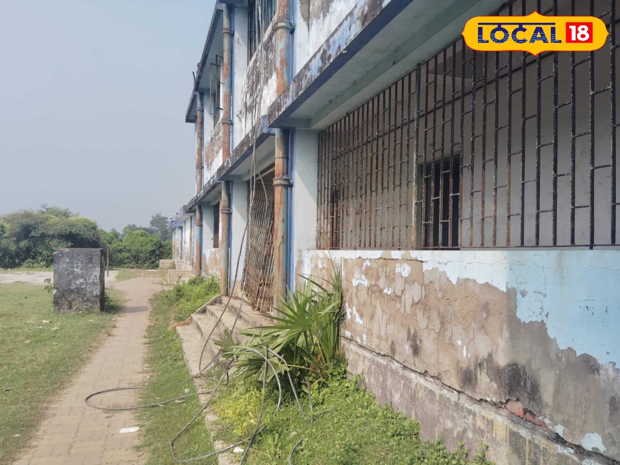 অবহেলায় রায়দিঘির স্পোর্টস কমপ্লেক্সের হতশ্রী দশা, হাল ফেরার আশায় স্থানীয়রা