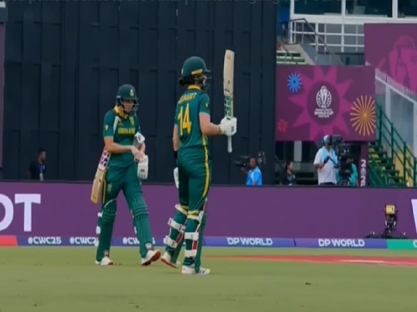 SA: লরা ওলভার্ড (সি), তাজমিন ব্রিটস, সুনে লুস, অ্যানেরি ডারকসেন, অ্যানেকে বোশ, মারিজান ক্যাপ, সিনালো জাফতা (ডব্লিউ), ক্লো ট্রায়ন, নাদিন ডি ক্লার্ক, আয়াবোঙ্গা খাকা, ননকুলুলেকো ম্লাবা