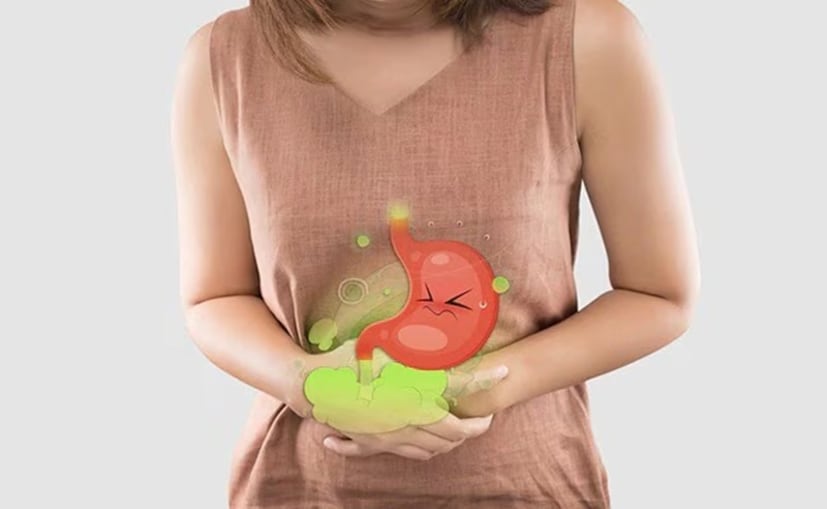 লঙ্কাগুঁড়ো ত্বক, ঠোঁট এবং গলায় জ্বালাপোড়ার কারণও হয়ে উঠতে পারে। কারও কারও ক্ষেত্রে এটি ত্বকে লালচেভাব, চুলকানি বা হালকা ফোলাভাব সৃষ্টি করে। মশলাদার খাবার খাওয়ার পর মুখ এবং গলায় জ্বালাপোড়া বা ফোলাভাব স্বাভাবিক, তবে ঘন ঘন অস্বস্তি সংযত হওয়ার ইঙ্গিত দেয়।