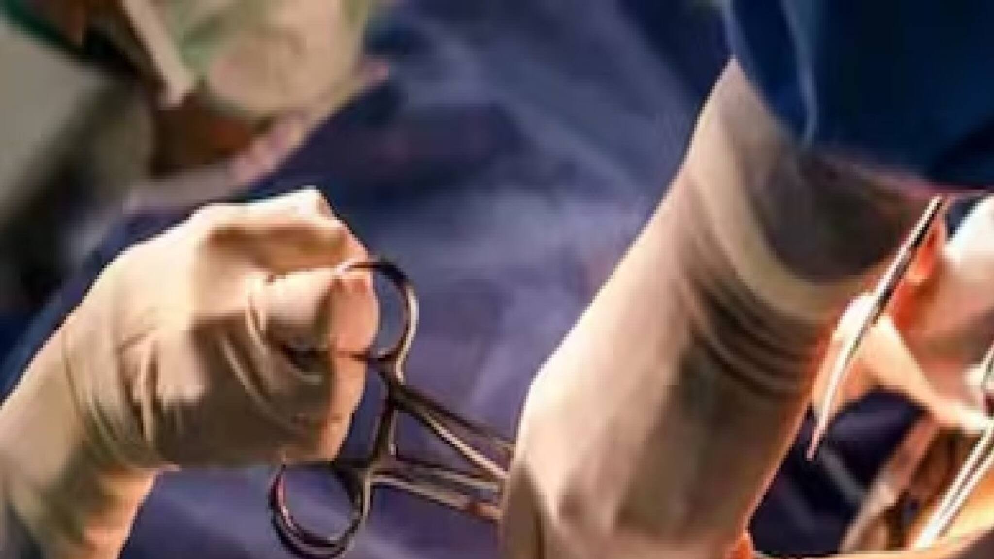 গার্লফ্রেন্ডের বাবা-মাকে খুশি করতে ওজন কমানোর সার্জারি! কয়েক দিনের মধ্যেই শেষ চিনের যুবক