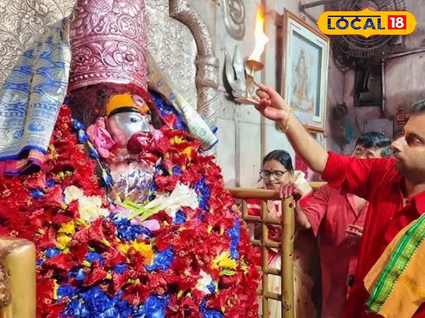 বুধবার দুপুর থেকেই সেই ভিড় লক্ষ করা যায়। হোটেল ব্যবসায়ীদের অনুমান, শীতের শুরুতেই পর্যটকদের ভিড় আরও বাড়বে। তবে দিল্লির লালকেল্লায় বিস্ফোরণের পর দেশ জুড়েই হাই অ্যালার্ট জারি হয়েছে। 