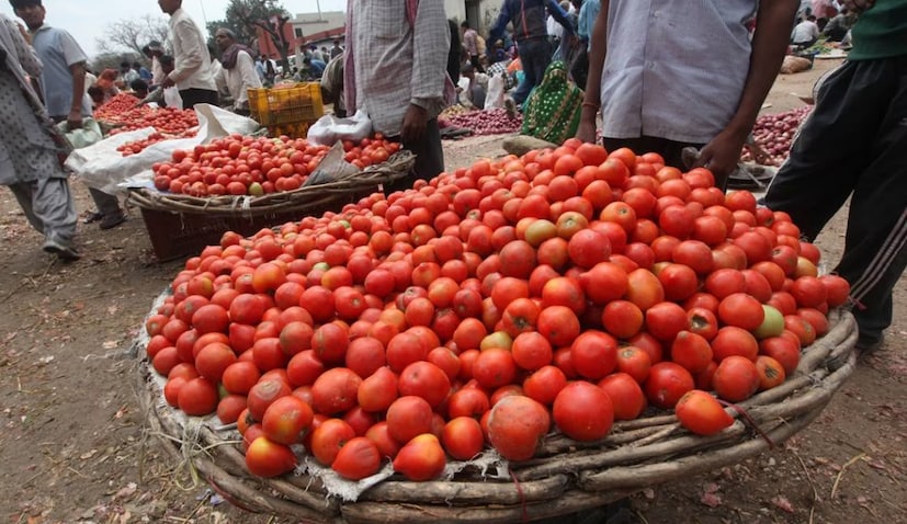 অক্টোবর মাসে মুদ্রাস্ফীতির হার- মজার ব্যাপার হল, মাত্র এক মাস আগে, পেঁয়াজ, আলু এবং টমেটোর দাম কমে যাওয়ার ফলে খুচরা মূল্যস্ফীতি ০.২৫%-এ নেমে এসেছিল, যা ২০১৩ সালের পর সর্বনিম্ন। টমেটোতে তখন ৪২.৯% মূল্যস্ফীতি রেকর্ড করা হয়েছিল, কিন্তু এখন মুদ্রাস্ফীতির আগুন আবার জ্বলে উঠেছে।