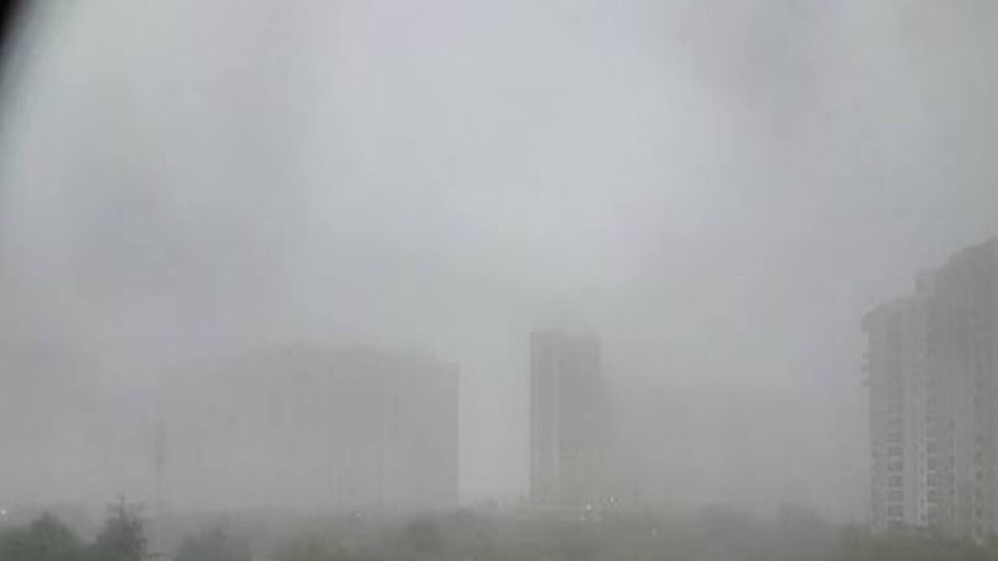 Chances Of Rain In Bengal: শীতের রাস্তায় কাঁটা বৃষ্টি, নিম্নচাপের থাবায় তাপমাত্রা বাড়ছে হুড়মুড়িয়ে, ঠান্ডার মধ্যে বৃষ্টি উত্তরবঙ্গে