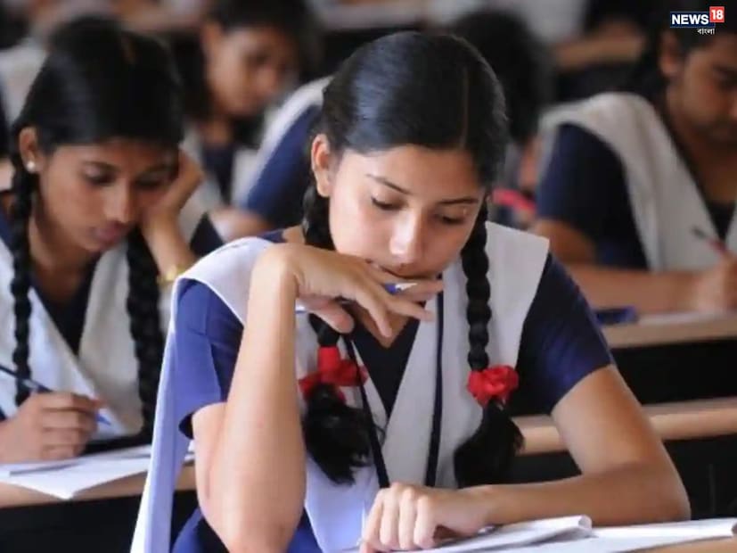 অন্যদিকে, ICSE বোর্ডের প্রশ্নপত্রে বিশ্লেষণধর্মী ও বিশদ উত্তর দেওয়ার ওপর জোর দেওয়া হয়। এখানে প্রশ্নের গভীরতা বেশি, এবং পাঠ্যবস্তুর পূর্ণ বোঝাপড়া জরুরি।