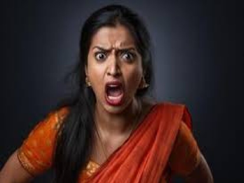 প্রায় ১৫ বছর আগে টিনামনি মন্ডলের সঙ্গে বিয়ে হয় তাঁর। তাঁদের দুটি সন্তান-. এক ছেলে ও এক মেয়ে। অভিযোগ, প্রায় নয় মাস আগে হঠাৎই শ্বশুরবাড়ি ছেড়ে চলে যান টিনামনি। সেই থেকেই স্ত্রী ও সন্তানদের মুখ দেখা হয়নি বেচারামের। Photo- Representative (AI)