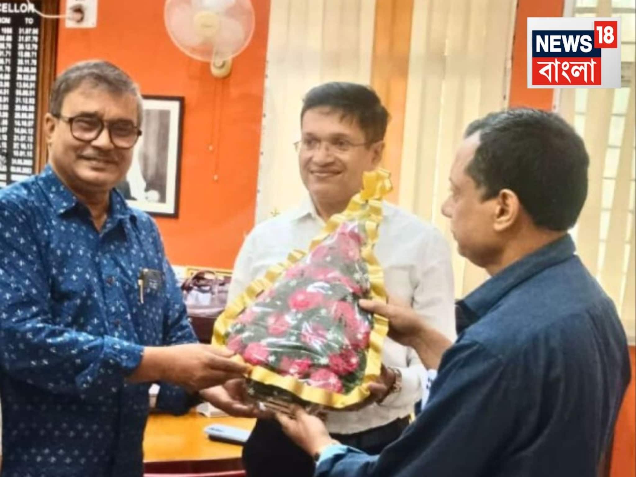 Education News: ১০ মাস বাড়ানো হল মেয়াদ, যাদবপুর বিশ্ববিদ্যালয়ের উপাচার্য চিরঞ্জীব ভট্টাচার্যই থাকছেন সংসদ সভাপতি Education News: ১০ মাস বাড়ানো হল মেয়াদ, যাদবপুর বিশ্ববিদ্যালয়ের উপাচার্য চিরঞ্জীব ভট্টাচার্যই থাকছেন সংসদ সভাপতি