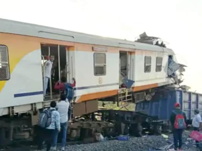 ঘটনাস্থলের ছবি বা ভিডিয়োয় দেখা যাচ্ছে প্যাসেঞ্জার ট্রেন একটি মালবাহী ট্রেনের উপরে উঠে গেছে৷ রেলের ঊর্ধ্বতন আধিকারিকেরা দ্রুত ঘটনাস্থলে ছুটে যান৷ আহতদের দ্রুত হাসপাতালে নিয়ে যাওয়া হয়৷ মৃতদের পরিবারকে ১০ লক্ষ এবং গুরুতর আহতদের ৫ লক্ষ টাকা আর্থিক সাহায্য দেওয়া হবে৷ যাঁরা কম আঘাত পেয়েছেন, তাঁরা পাবেন ১ লক্ষ টাকা করে আর্থিক সাহায্য৷