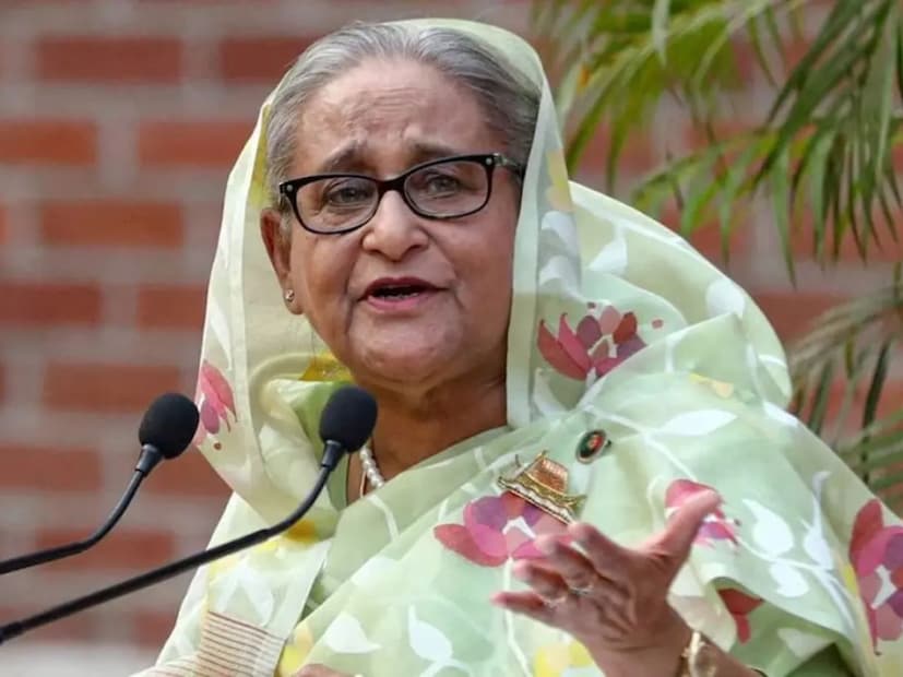 শেখ হাসিনা বলেন, ‘‘কোনও পরিকল্পিত ষড়যন্ত্র সম্পর্কে আমি তখনই ওয়াকিবহাল ছিলাম না৷ আমি আমার দেশের মানুষের নিরাপত্তা সম্পর্কে চিন্তিত ছিলাম৷ ৫ অগাস্টের ঘটনার পর থেকে আমি ভাবতে শুরু করি হয়ত, এই অভ্যুত্থান পূর্ব পরিকল্পিত ছিল৷ যে দ্রুততার সঙ্গে ইউনুস ক্ষমতায় আসেন, যে ভাবে হিংসা উদ্রেককারীদের সুরক্ষা কবচ দেন, সমস্ত বিচারবিভাগীয় তদন্ত বন্ধের নির্দেশ দেন, তাতে বোঝা গিয়েছিল এসবই পূর্বপরিকল্পিত৷ মনে হচ্ছিল, ইউনুস ক্ষমতা দখলের জন্য প্রস্তুত হচ্ছিলেন, অথবা যাঁরা তাঁকে ওখানে বসিয়েছে, তাঁরা পরিকল্পনা করছিল৷ 