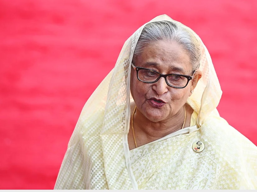 এদিন মহম্মদ ইউনুসকে গণতন্ত্রের নয় চরমপন্থীদের ‘মুখপাত্র’ বলে উল্লেখ করেছেন হাসিনা৷ তিনি অভিযোগ করেন যে, ইউনুস তাঁর মন্ত্রিসভায় উগ্রপন্থীদের অন্তর্ভুক্ত করেছেন, যার ফলে এমন একটি পরিবেশ তৈরি হয়েছে যেখানে সংখ্যালঘুদের উপর নির্যাতন করা হচ্ছে।