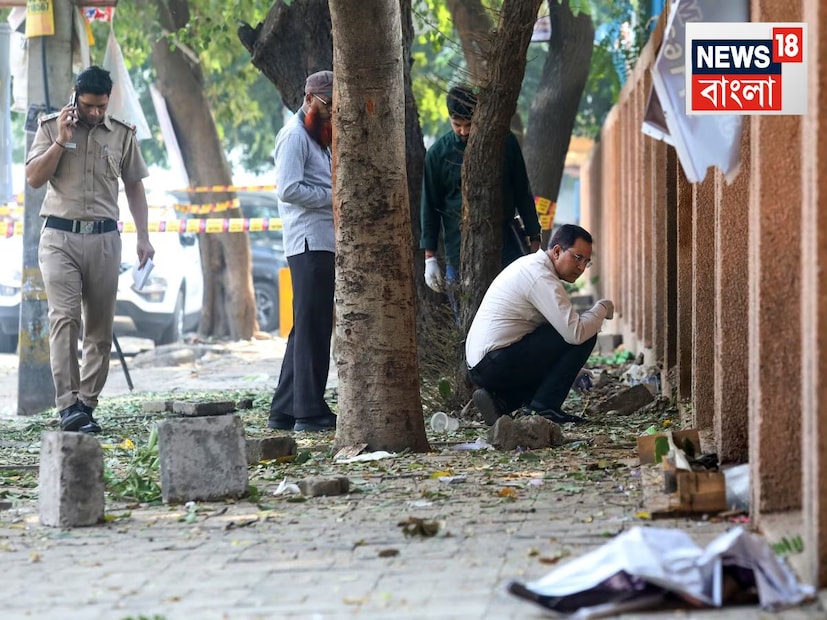 TATP— অর্থাৎ, ট্রাইঅ্যাসিটোন ট্রাইপারঅক্সাইড। এই TATP একটি শক্তিশালী প্রাইমারি বিস্ফোরক, যা রাসায়নিকের সাথে মিশিয়ে বিস্ফোরক তৈরি করা হয়। TATP বা মাদার অফ সেটান-কে অ্যামোনিয়াম নাইট্রেটের সঙ্গে মিশিয়েই দিল্লি বিস্ফোরণের বিস্ফোরক তৈরি করা হয়েছিল বলে মনে করছেন তদন্তকারী ফরেন্সিক বিশেষজ্ঞেরা৷