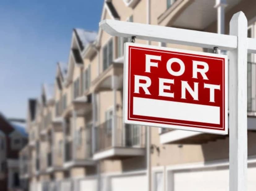 কোনও বাড়ির মালিক বাড়ি বা ফ্ল্যাট ভাড়া দিয়ে বার্ষিক সর্বোচ্চ ৬ লক্ষ টাকা উপায় করলে, তাঁর  TDS কাটা হবে না৷ এই মাত্রা বার্ষিক ২.৪ লক্ষ থেকে বাড়িয়ে ৬ লক্ষ করা হয়েছে৷ এছাড়া, কর জমা দেওয়ার ক্ষেত্রেও থাকছে সুবিধা৷ এবার থেকে বাড়ি ভাড়া থেকে উপার্জনের মাধ্যমে কর ‘ইনকাম ফ্রম হাউজিং প্রপার্টি’র অন্তর্ভুক্ত হবে৷