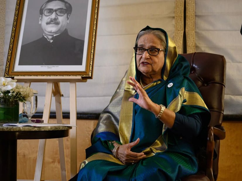 সাইমার ছোটবেলার বেশিরভাগ সময়টা ভারতেই কেটেছে৷ ঠিক যেমন ভারতেই পড়াশোনা করে পরে হার্ভার্ডের কেনেডি স্কুলে পড়াশোনা করতে গিয়েছেন হাসিনার ছেলে৷ বর্তমানে আমেরিকাতেই নিজের ব্যবসা চালান পেশায় এই প্রযুক্তি বিশেষজ্ঞ৷ 