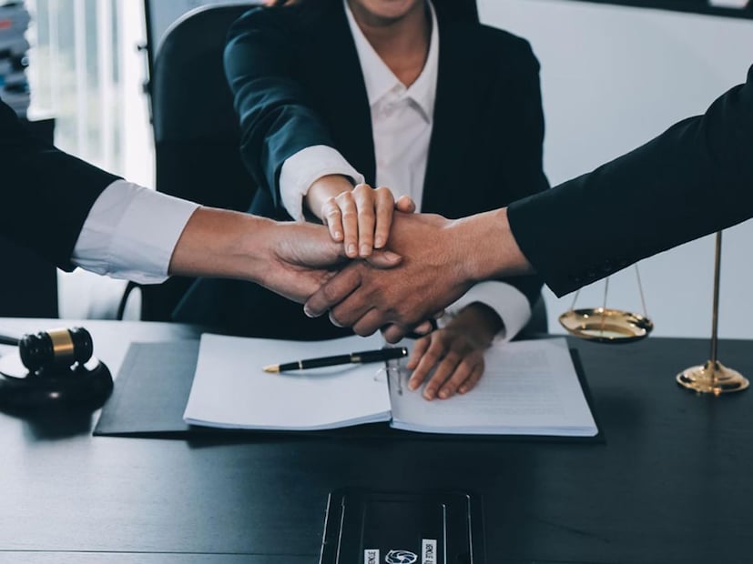 নতুন শ্রম বিধিতে কেন্দ্রীয় শ্রম মন্ত্রক শ্রমিকদের লিঙ্গ নির্বিশেষে সম বেতন, স্বাস্থ্য গত সুবিধা,  স্থায়ী ও অস্থায়ী কর্মীদের সামাজিক সুরক্ষা নিশ্চিত করার কথা বলেছে৷