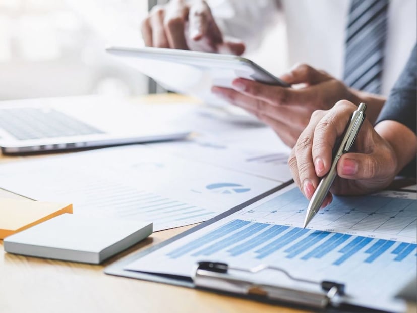 ১৯৭২ সালের পেমেন্ট অফ গ্র্যাচুইটি আইনের সেকশন ৪ অনুযায়ী, নিয়ম ছিল কোনও কর্মী যদি কোনও একটি সংস্থায় ৫ বছর একটানা কাজ করেন, তবে তিনি গ্র্যাচুইটির যোগ্য বলে বিবেচিত হবেন এবং সার্ভিস শেষে একটি নির্দিষ্ট থোক টাকা পাবেন৷