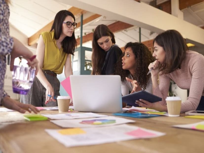 বর্তমানে কোনও ব্যক্তির বেসিক স্যালারির ১২% তাঁর পিএফ-এর জন্য কাটা হয়৷ গ্র্যাচুইটির ক্ষেত্রেও রয়েছে নির্দিষ্ট নিয়ম৷