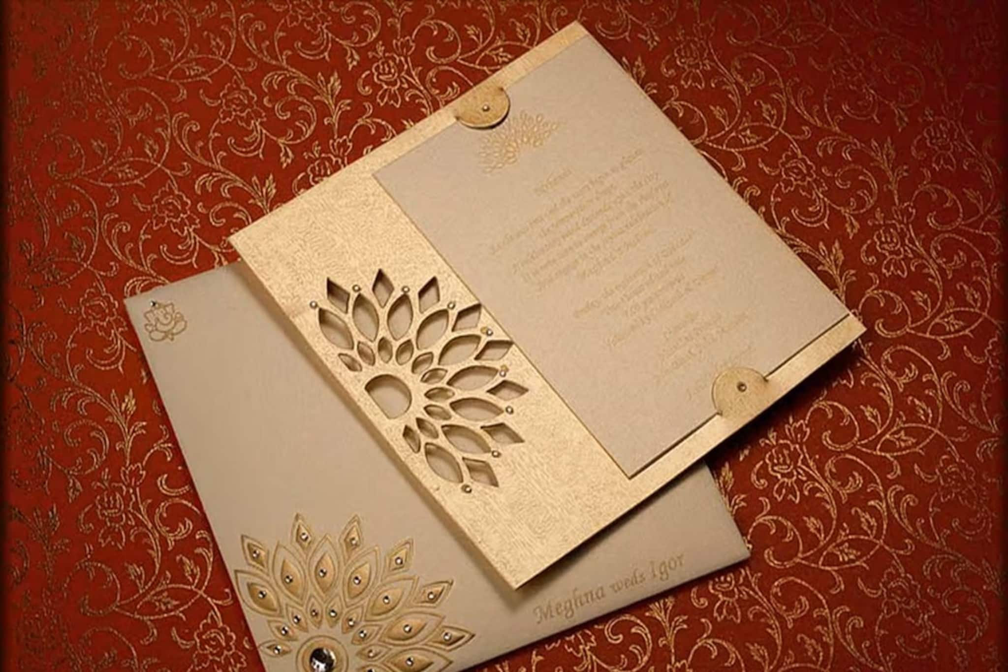 বিয়ের আমন্ত্রণপত্র ছাপার আগে সাবধান! শাস্ত্র বলে কোন ভুল একেবারেই চলবে না