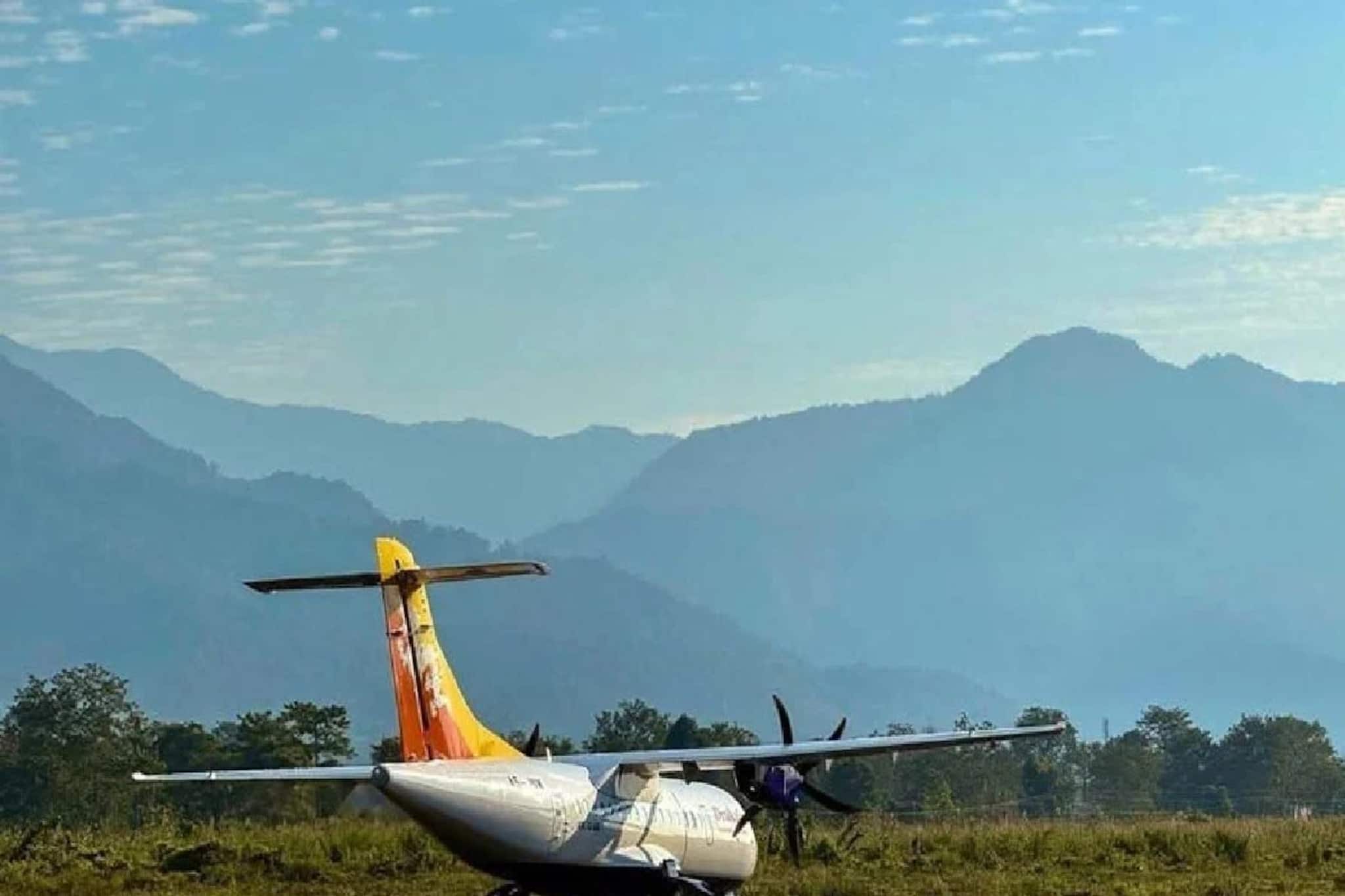 কলকাতা-ভুটান সরাসরি বিমান পরিষেবা, এক ফ্লাইটেই এবার গেলফু! মাথাপিছু ভাড়া কত? কলকাতা-ভুটান সরাসরি বিমান পরিষেবা, এক ফ্লাইটেই এবার গেলফু! মাথাপিছু ভাড়া কত?