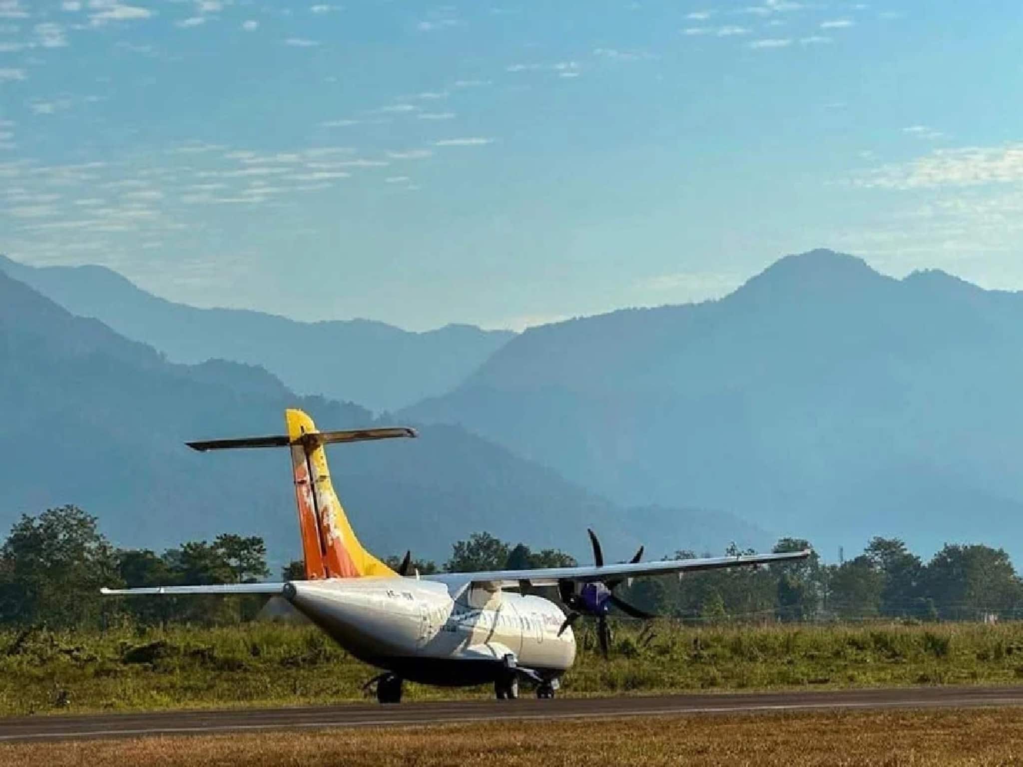 কলকাতা-ভুটান সরাসরি বিমান পরিষেবা, এক ফ্লাইটেই এবার গেলফু! মাথাপিছু ভাড়া কত? কলকাতা-ভুটান সরাসরি বিমান পরিষেবা, এক ফ্লাইটেই এবার গেলফু! মাথাপিছু ভাড়া কত?