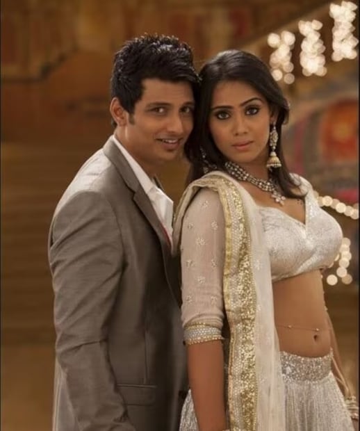 যদিও আশা করা হচ্ছিল যে পড়াশোনা শেষ করে তিনি আবার সিনেমায় ফিরবেন, কিন্তু তুলসীকে তখন থেকেই আর কোনও সিনেমায় দেখা যায়নি। এদিকে, গত কয়েক বছরে তাঁর ওজন বেড়েছে এবং চেহারা এতটাই পরিবর্তিত হয়েছে যে তাঁকে আর চেনাই যাচ্ছে না।কয়েক বছর আগে কার্তিকার বিয়ের সময় তুলসীর ওজন বেড়ে গিয়েছিল। তুলসীর বদলে যাওয়ার ছবিগুলো তখনই ভাইরাল হয়েছিল। 