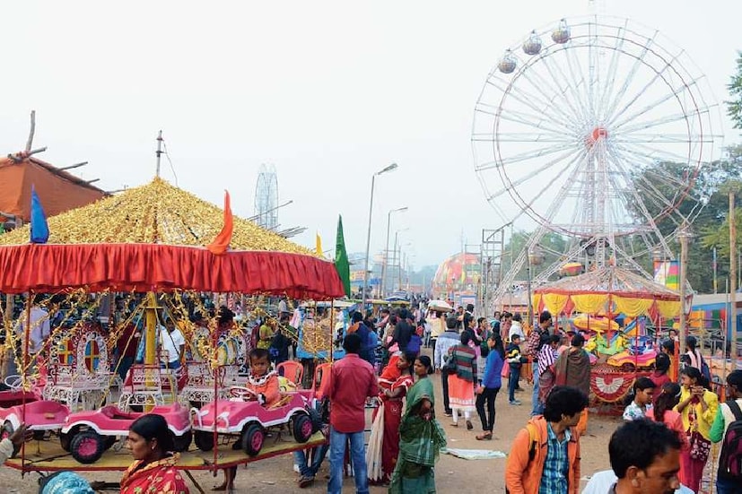 এরপর ১৭ ডিসেম্বর থেকে বাকি ব্যবসায়ীরা স্টল বুকিং করতে পারবেন। বিশ্বভারতীর কেন্দ্রীয় গ্রন্থাগারের সভাকক্ষে মেলা সংক্রান্ত বিভিন্ন বিষয় নিয়ে জেলা প্রশাসনের সঙ্গে বৈঠক করেন বিশ্বভারতী কর্তৃপক্ষ ও শান্তিনিকেতন ট্রাস্ট।