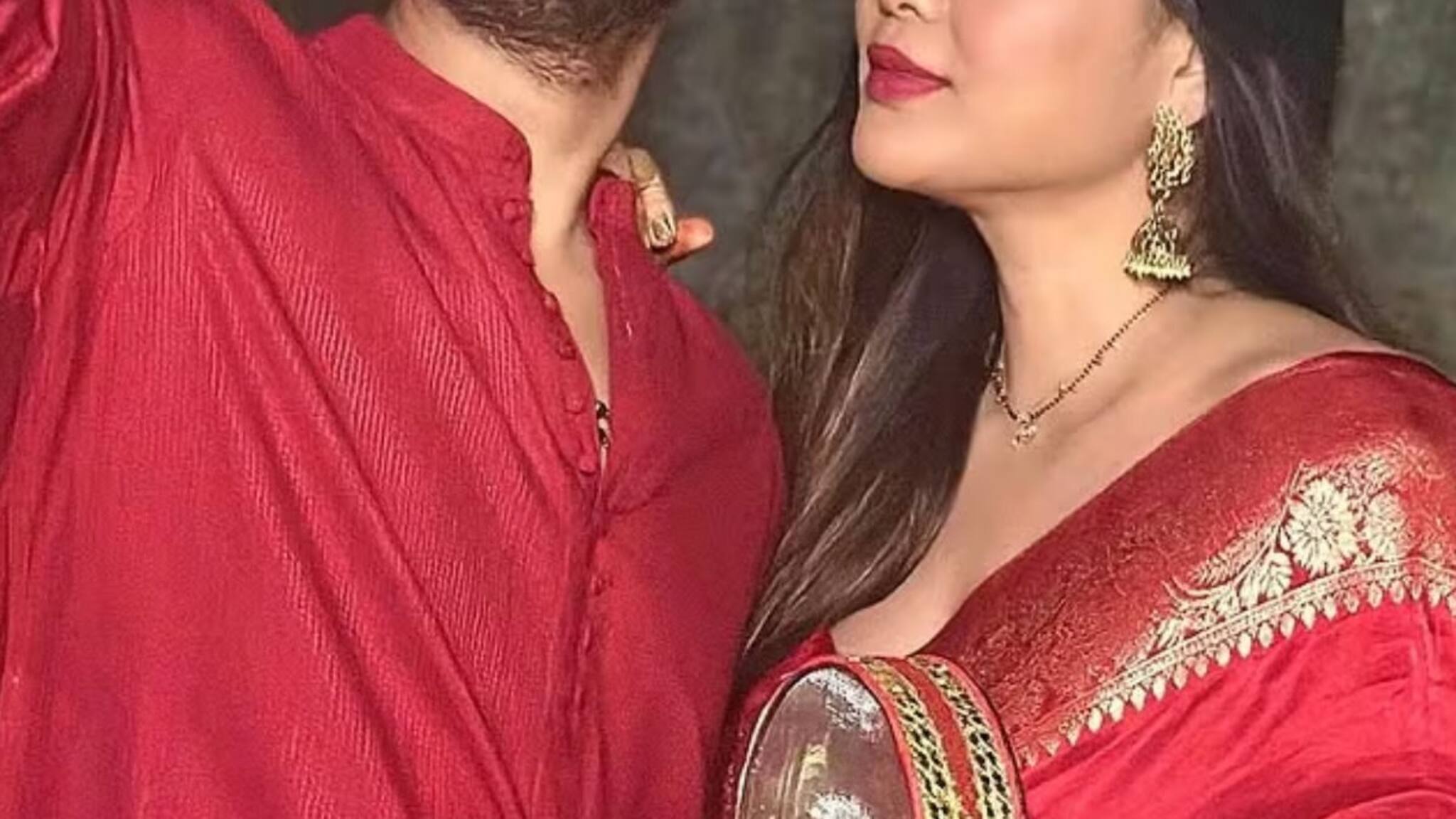 Bollywood Gossip: এসেছে সুখবর...! ৪৯ বছরে বাবা, ৩৯ বছরে মা হচ্ছেন বিখ্যাত এই বলিউড জুটি, কারা চিনতে পারছেন?