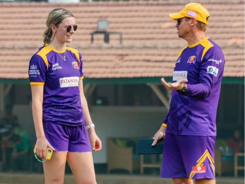 এই তারকা পেসার WPL কেরিয়ারে ইউপি ওয়ারিয়র্সের একজন ছিলেন। কিন্তু খেলার সুযোগ পাননি। এখন আসন্ন মরসুমে তিনি ডিফেন্ডিং চ্যাম্পিয়নদের হয়ে ঝড় তোলার ইচ্ছা নিয়ে ভারতে আসছেন।