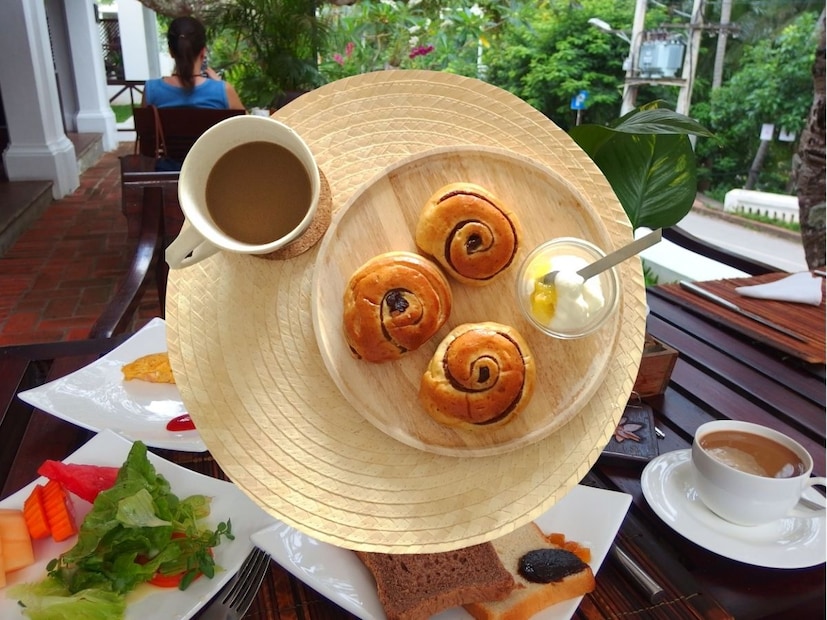 *প্যাকেজের সুযোগ-সুবিধাঃ এই প্যাকেজে অন্তর্ভুক্ত থাকছে হোটেলে থাকার ব্যবস্থা। ব্রেকফাস্ট, ৩ দিনের রাতের খাবার, এসি ক্যাবের খরচ এবং ভ্রমণ বীমা।