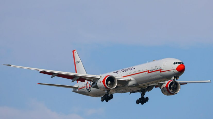 বোয়িং ৭৭৭-৩০০ইআর। এয়ার ফ্রান্স তাদের নতুন প্রিমিয়াম বিমান পরিষেবায় যুক্ত করছে এই বিশেষ বিমান। ফলে আজকের দিনে ৭৭৭ সংখ্যাটিং হঠাৎ করেই গুগলে ট্রেন্ড করতে শুরু করেছে।